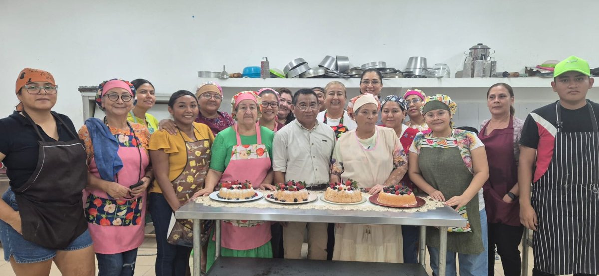 ICAT 5 PLANTEL CARMEN INICIA LA CUARTA GENERACIÓN DE LA ESPECIALIDAD DE REPOSTERO EN EL TURNO VESPERTINO