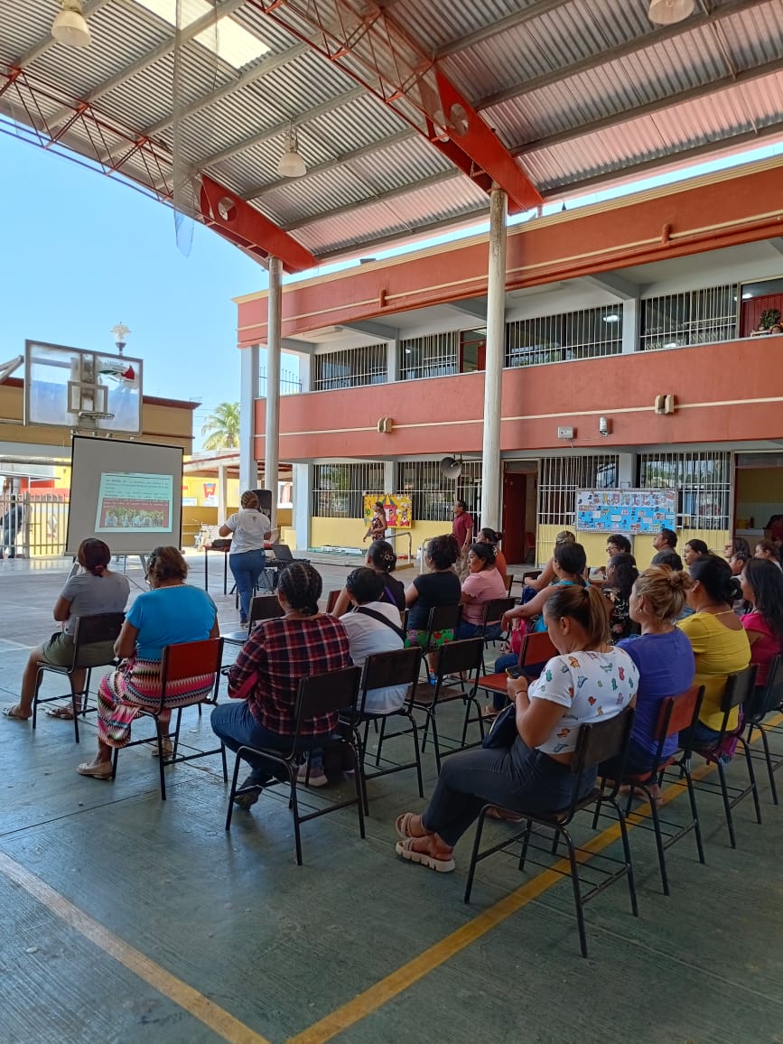 Participan 200 Padres De Familia En Taller Para Fortalecer Su Labor En El Ámbito Familiar