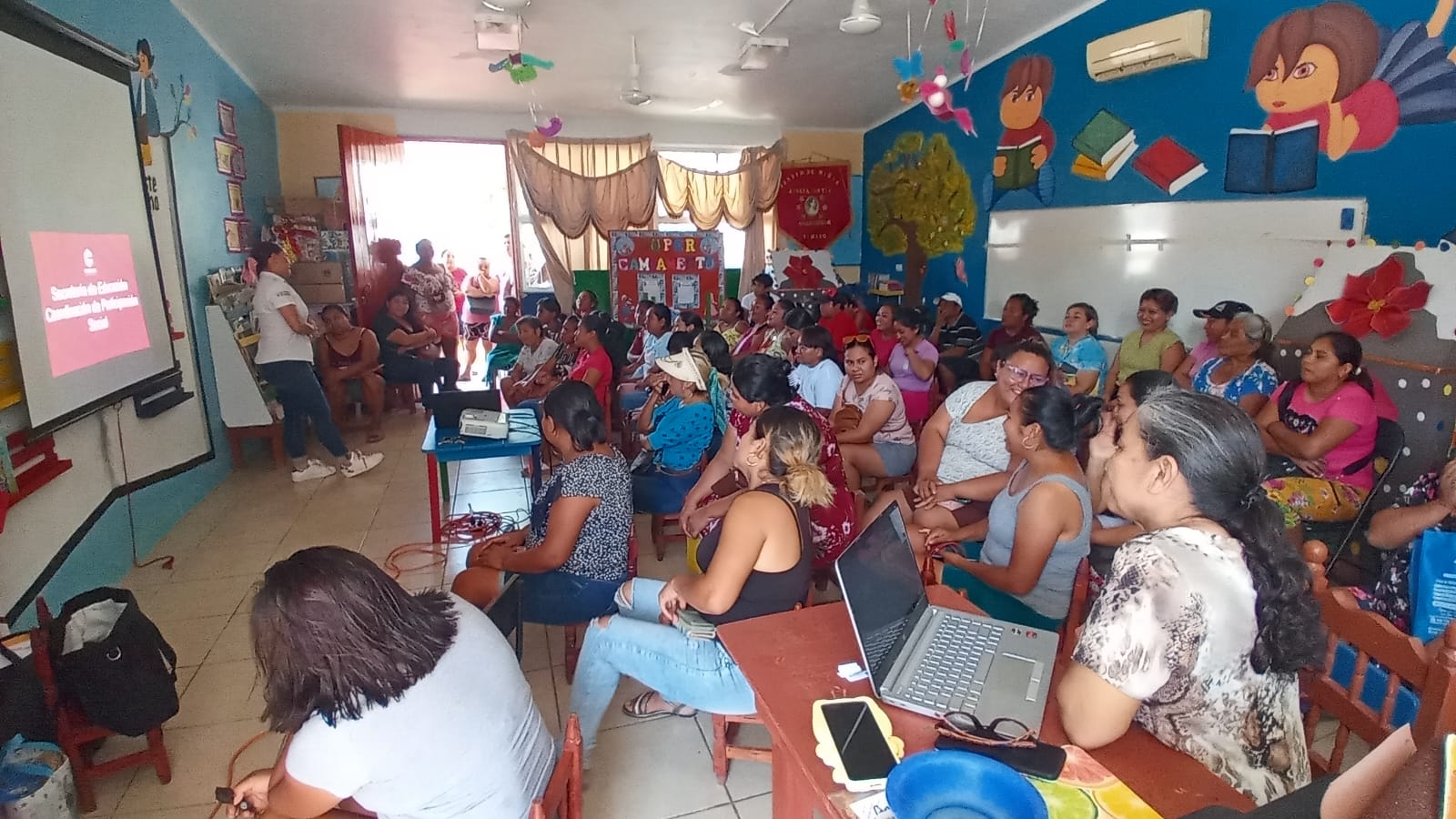 Participan 200 Padres De Familia En Taller Para Fortalecer Su Labor En El Ámbito Familiar