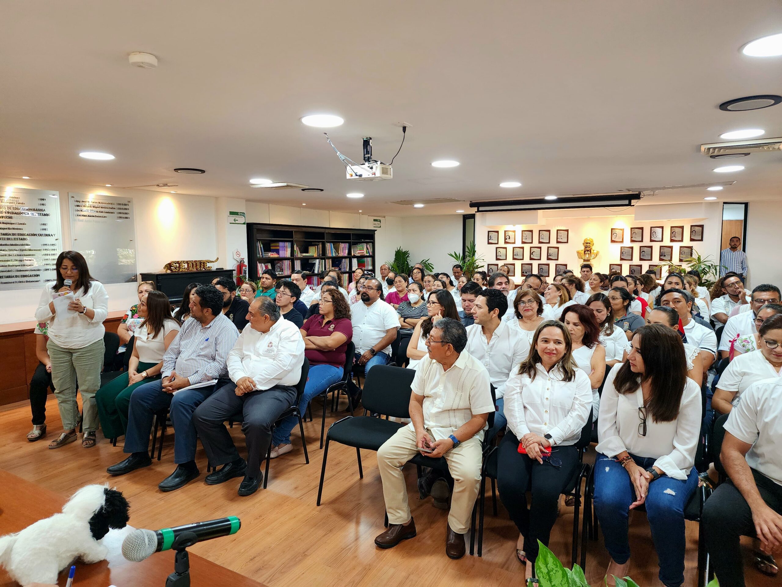 REALIZA SEDUC FANDANGO POR LA LECTURA CON PERSONAL DE LA DEPENDENCIA
