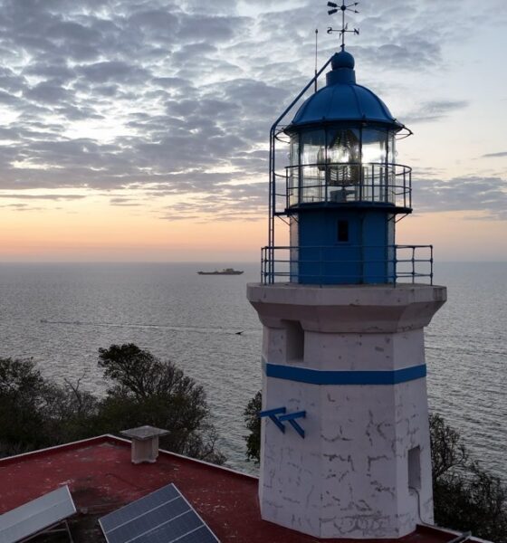 CON INVERSIÓN DE MÁS DE UN MDP., APICAM MODERNIZA ILUMINACIÓN Y CASA DEL FARO DEL MORRO EN SEYBAPLAYA