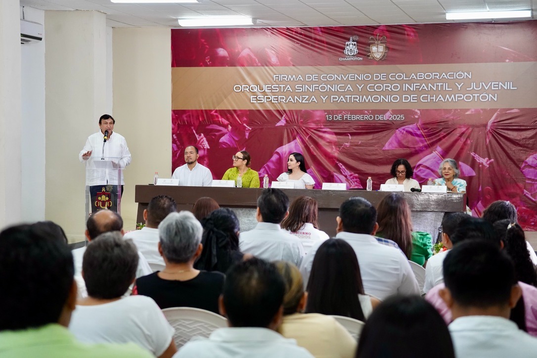 FIRMAN CONVENIO DE COLABORACIÓN PARA CONTINUACIÓN DE PROYECTO DE ORQUESTA SINFÓNICA Y COROS INFANTILES EN CHAMPOTÓN