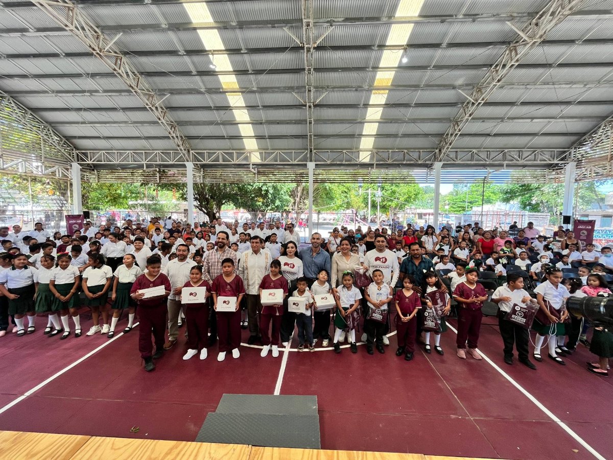 BIENESTAR CONTINÚA CON LA ENTREGA DE ÚTILES Y UNIFORMES JAGUAR