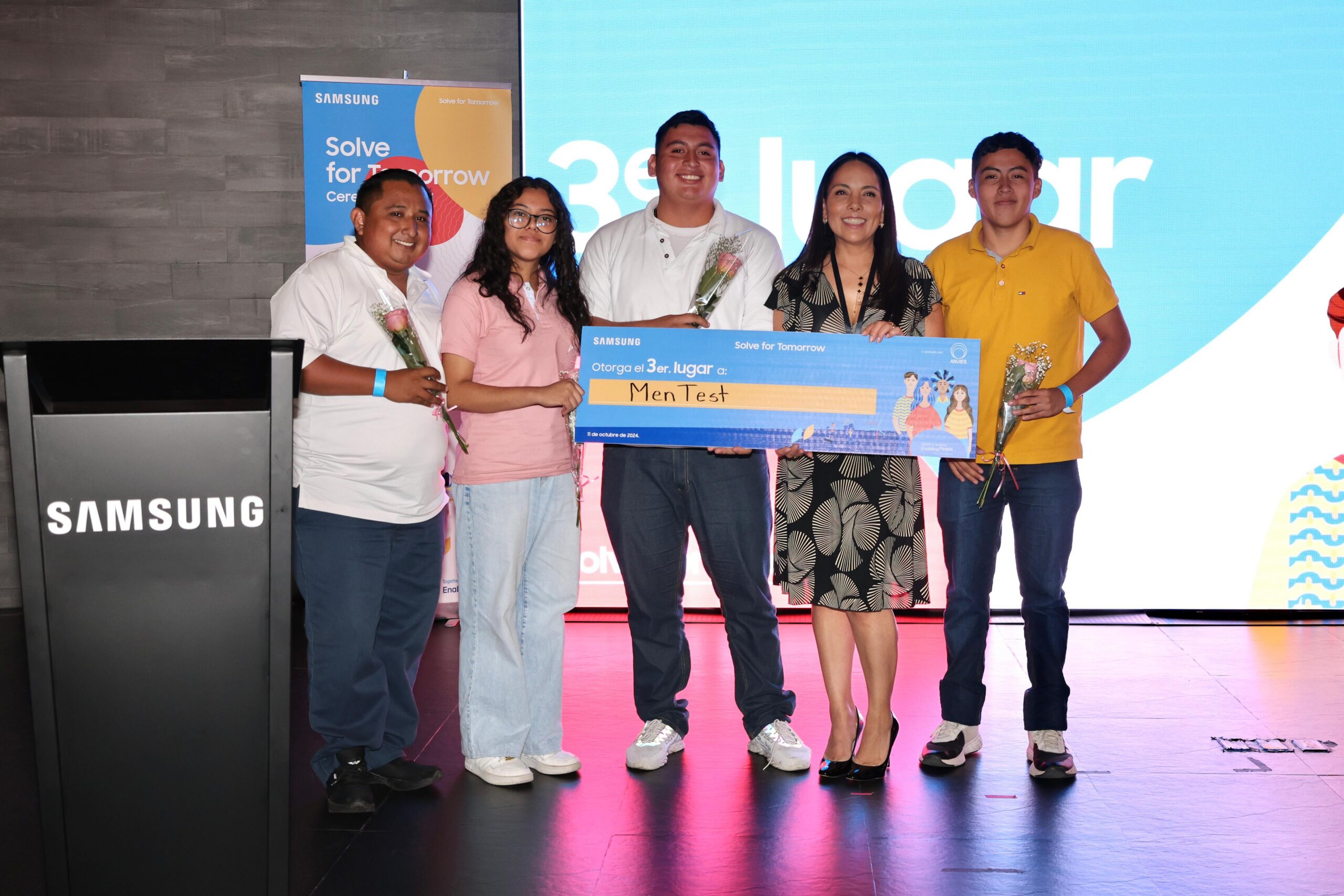 ALUMNOS CAMPECHANOS OBTUVIERON TERCER LUGAR EN CERTAMEN NACIONAL DE SAMSUNG