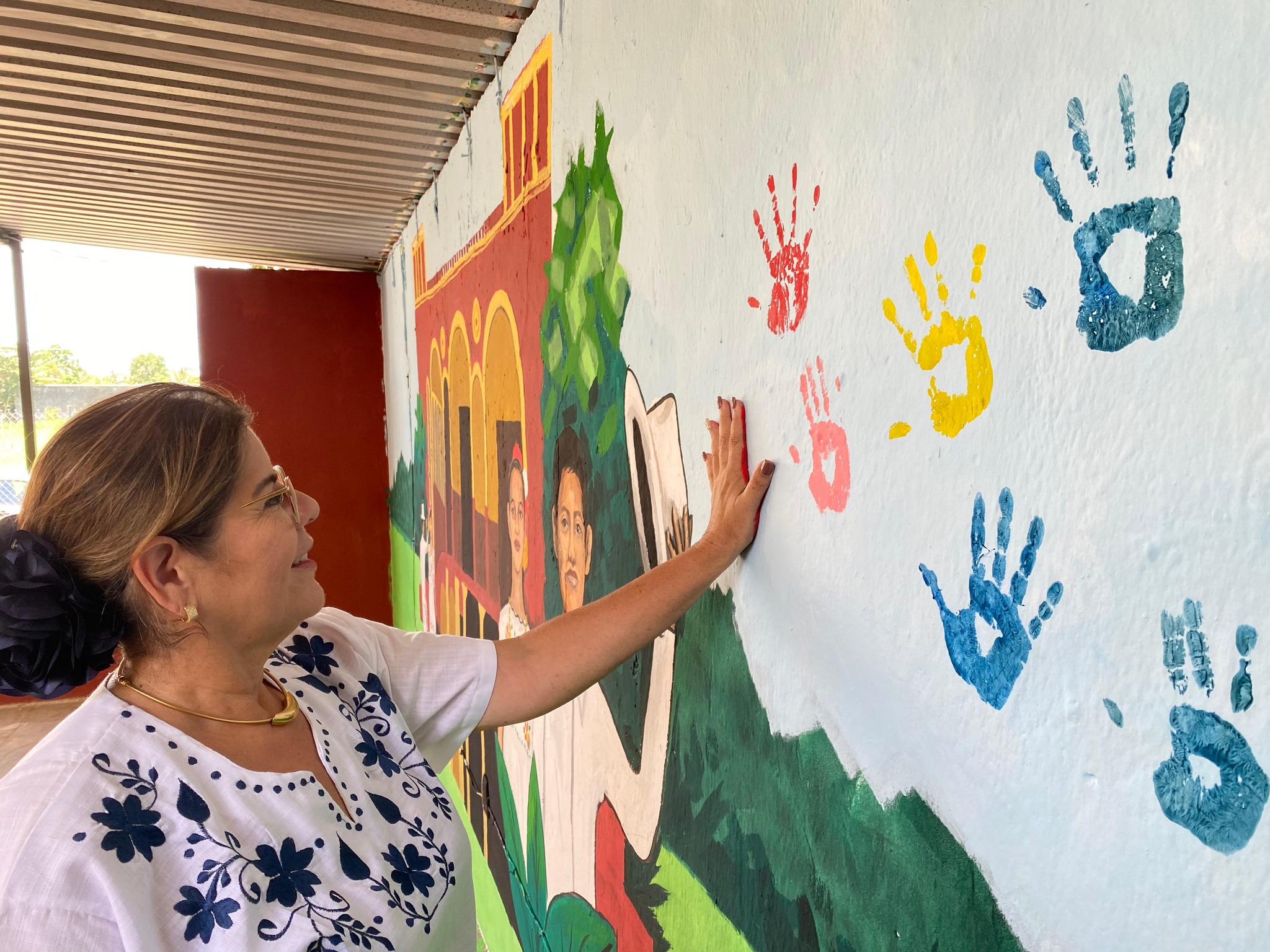 BIENESTAR INAUGURA ESPACIOS REHABILITADOS Y ENTREGA APOYOS A GRUPOS VULNERABLES DE CALKINÍ