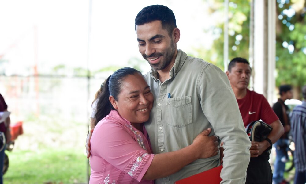 BIENESTAR ACERCA PROGRAMAS SOCIALES A FAMILIAS DE CANDELARIA