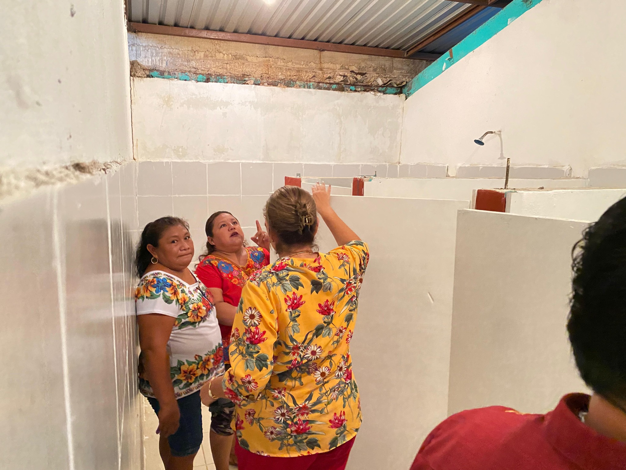 BIENESTAR ENTREGA APOYOS A CASAS DE SALUD E INAUGURA REMODELACIÓN DE ESPACIO PÚBLICO EN HECELCHAKÁN