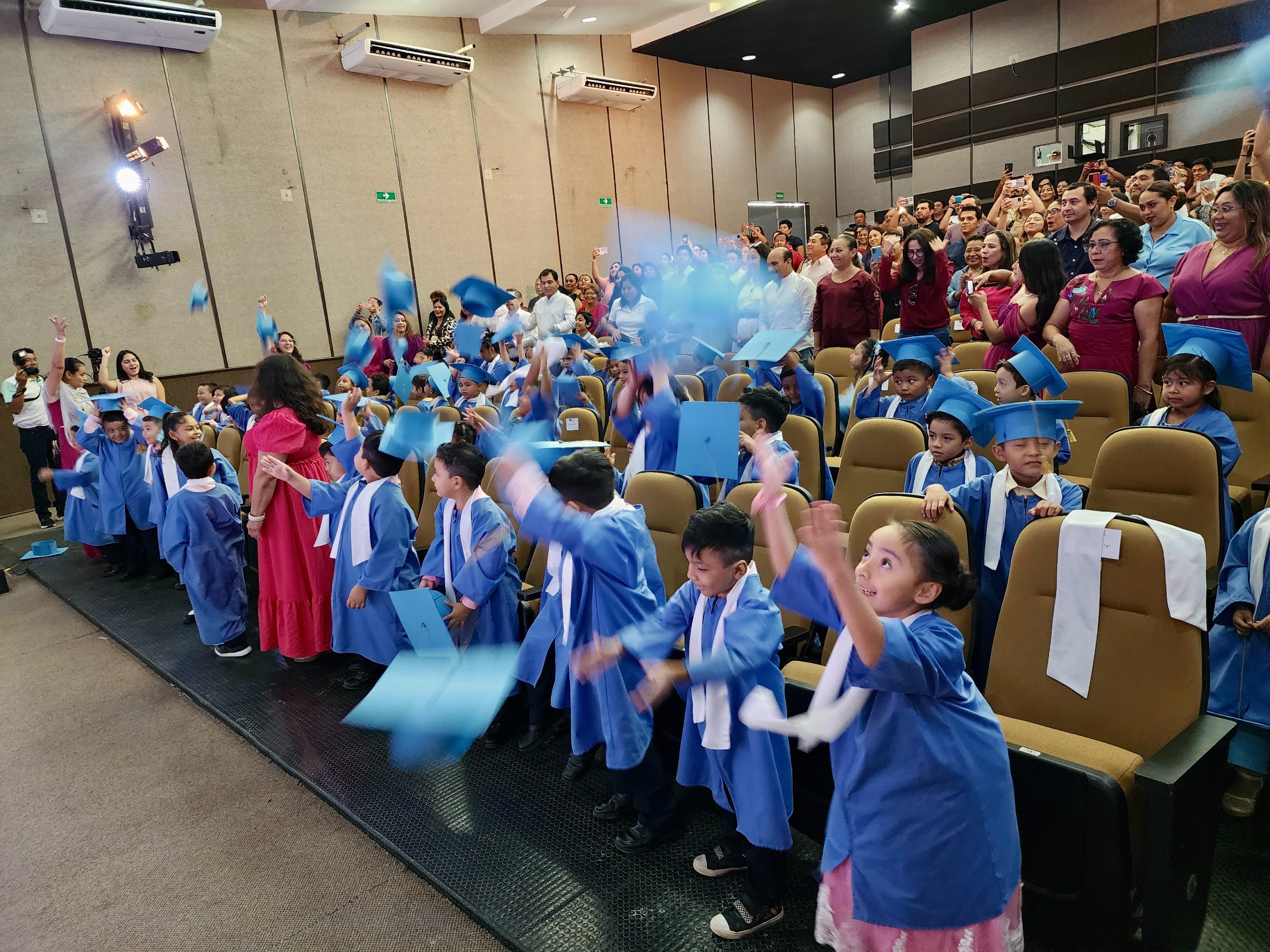 EGRESA PRIMERA GENERACIÓN DEL GK FOUNDATION BILINGUAL PUBLIC KINDERGARTEN “EL HUERTO DE LA ILUSIÓN”