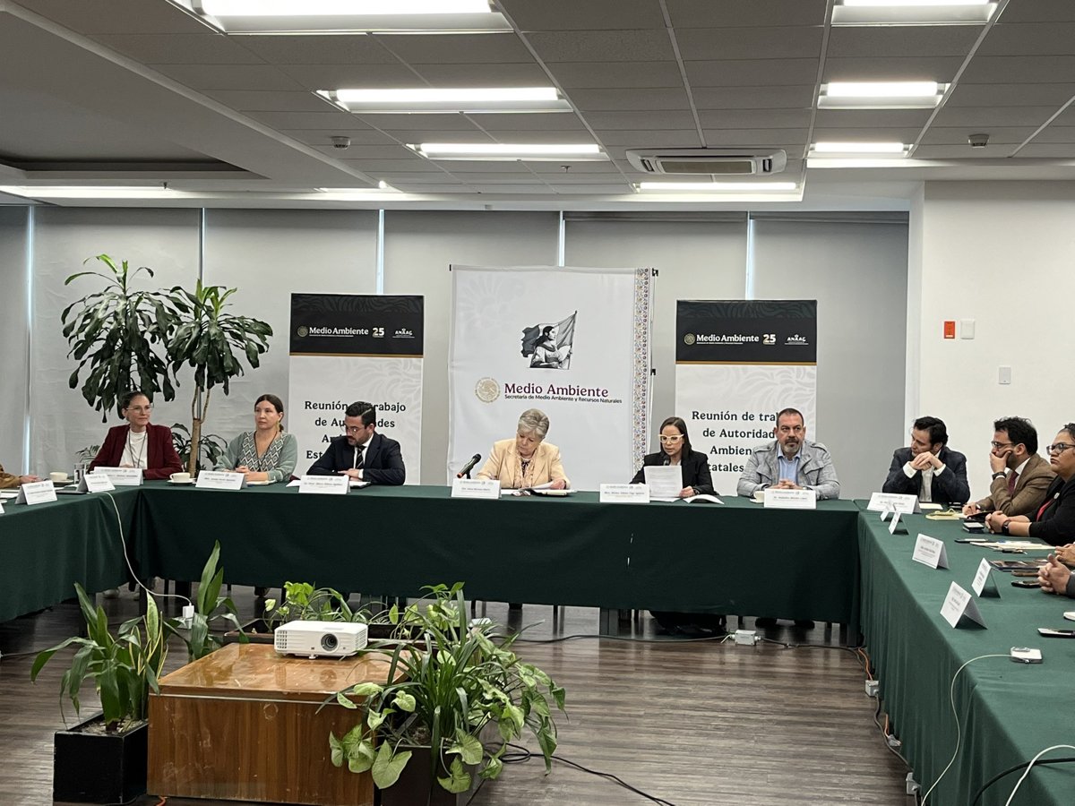 PRESENTAN DIRECTIVA DE LA ANAAE ANTE SEMARNAT