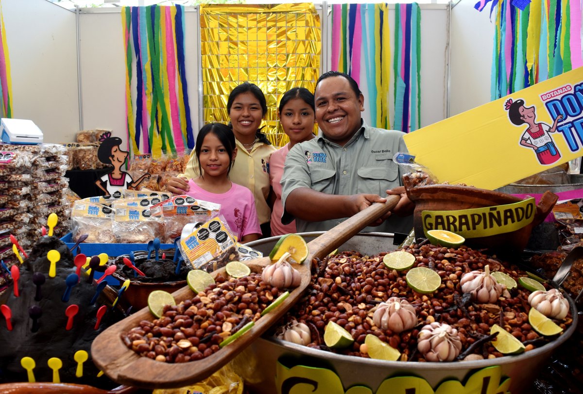 DIFUNDE SEDECO CATÁLOGO NAVIDEÑO PARA CONSUMIR LO #HECHOENCAMPECHE DURANTE LAS FIESTAS DECEMBRINAS