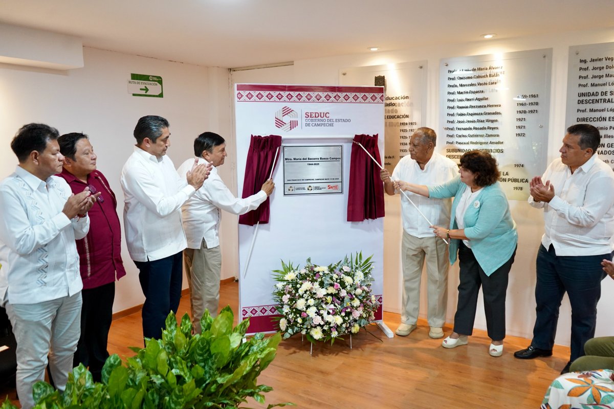 REALIZAN HOMENAJE PÓSTUMO EN MEMORIA DE LA MAESTRA MARÍA DEL SOCORRO BAEZA CAMPOS