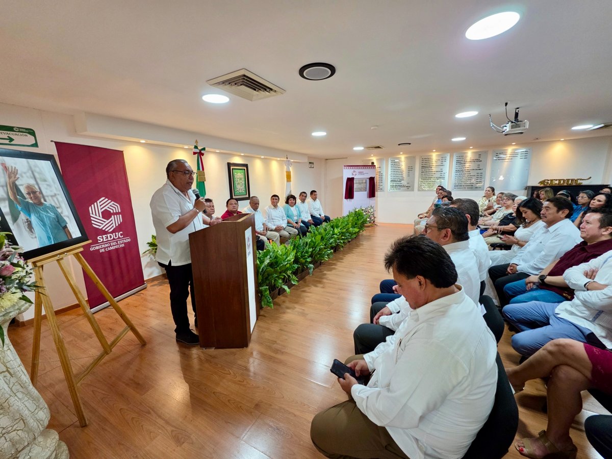 REALIZAN HOMENAJE PÓSTUMO EN MEMORIA DE LA MAESTRA MARÍA DEL SOCORRO BAEZA CAMPOS
