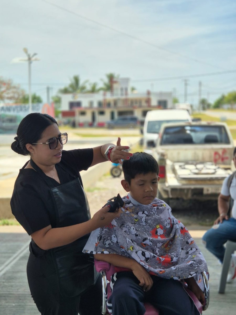 ICAT PLANTEL ESCÁRCEGA PARTICIPA EN LA CARAVANA DE SERVICIOS “LO HACEMOS CON EL CORAZÓN” EN DIVISIÓN DEL NORTE