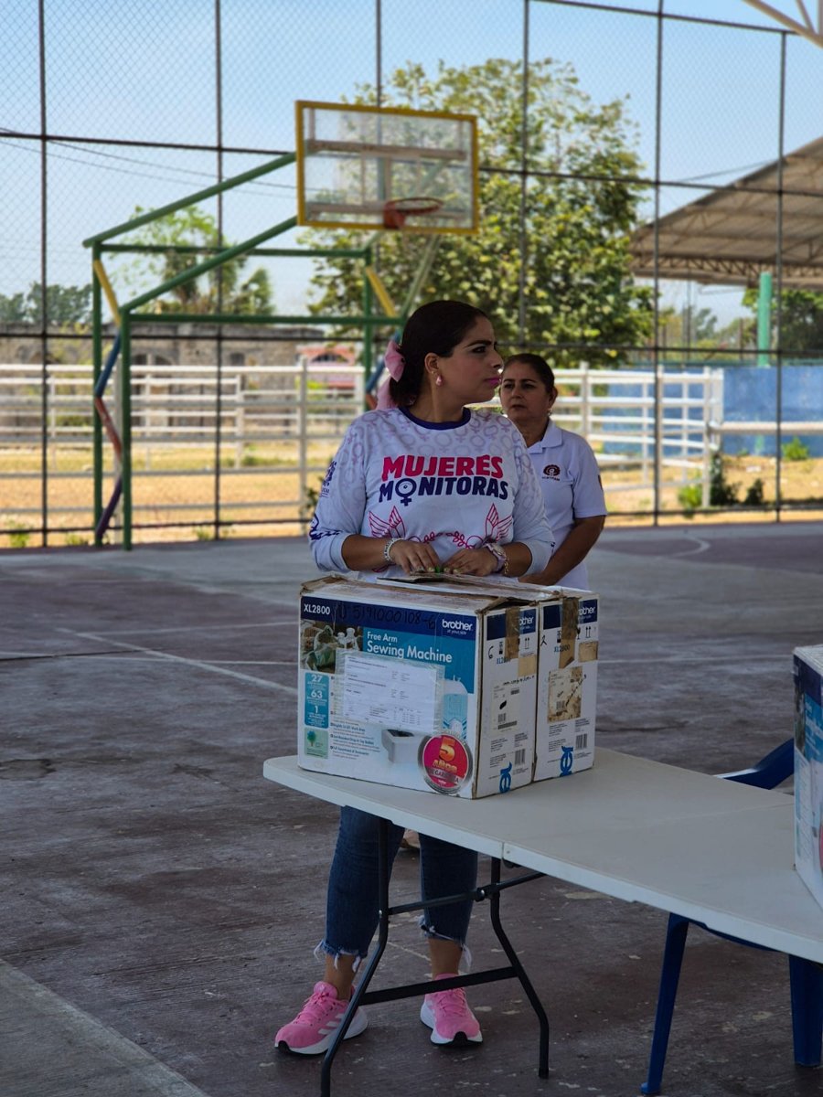 "ICAT ESCÁRCEGA E INSTITUTO DE LA MUJER IMPULSAN A EMPRENDEDORAS EN NUEVO PITAL Y SAN ISIDRO"