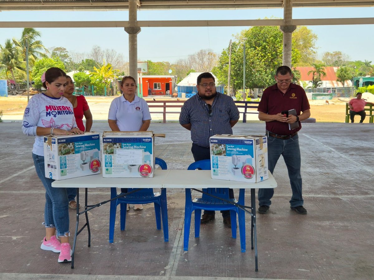 "ICAT ESCÁRCEGA E INSTITUTO DE LA MUJER IMPULSAN A EMPRENDEDORAS EN NUEVO PITAL Y SAN ISIDRO"