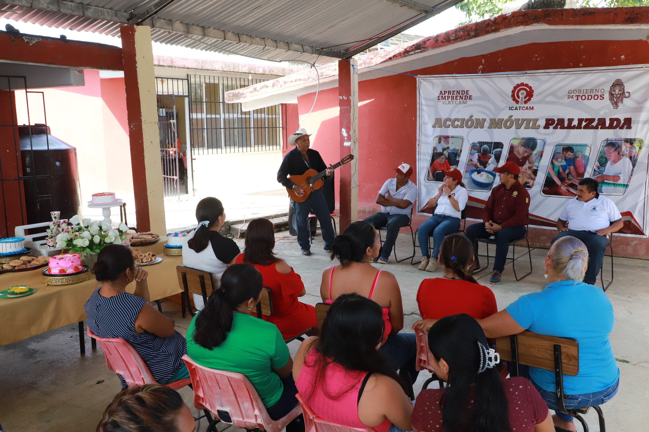 ICAT ACCIÓN MÓVIL REALIZA ENTREGA DE CONSTANCIAS A ALUMNOS DE LA COMUNIDAD “LAGÓN DULCE” QUE FINALIZARON EXITOSAMENTE CURSOS DE CAPACITACIÓN