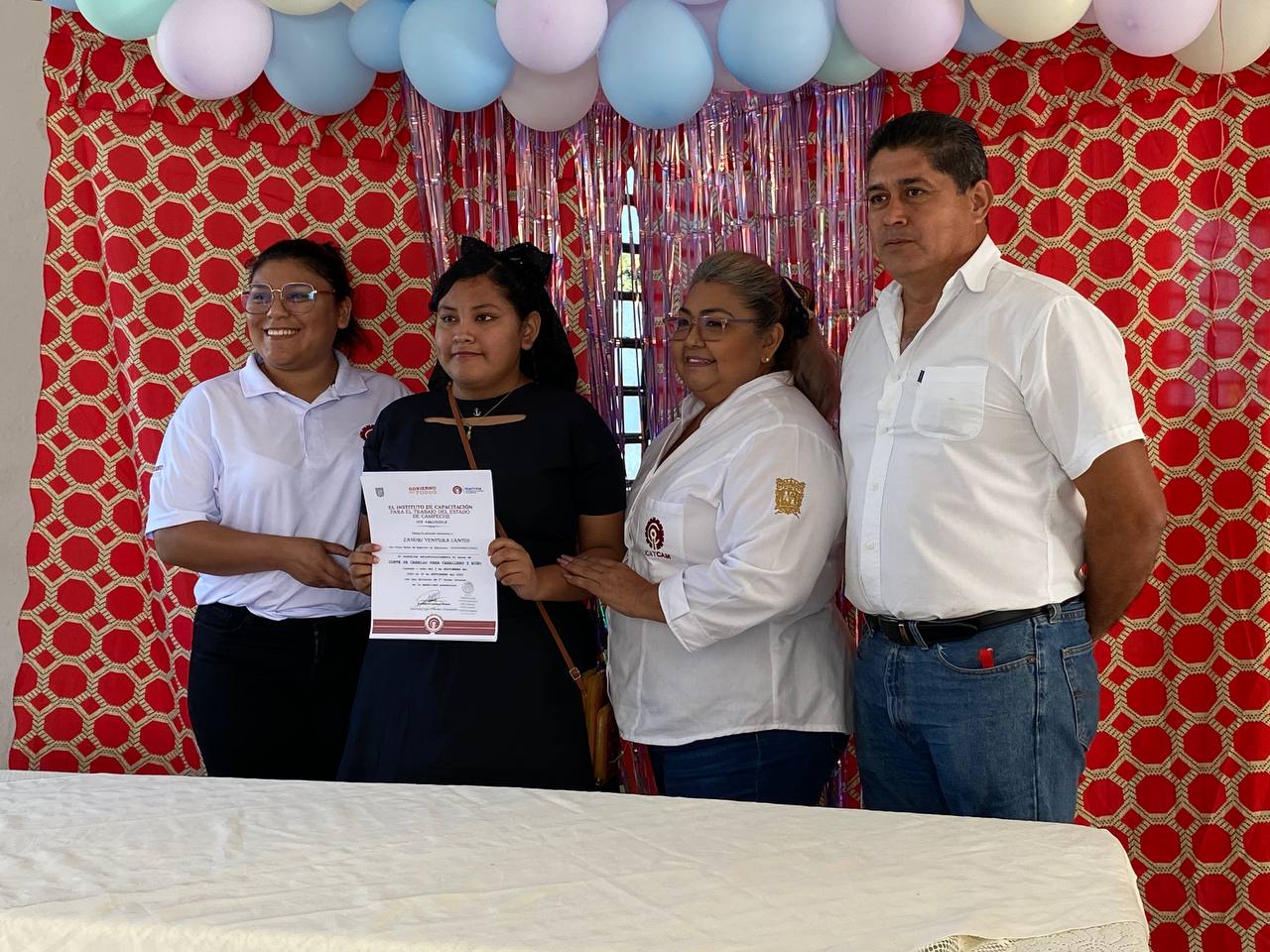 EL ICAT PLANTEL CHAMPOTÓN RECONOCE EL TALENTO DE SUS ALUMNAS EN LA COMUNIDAD DE CHUINA