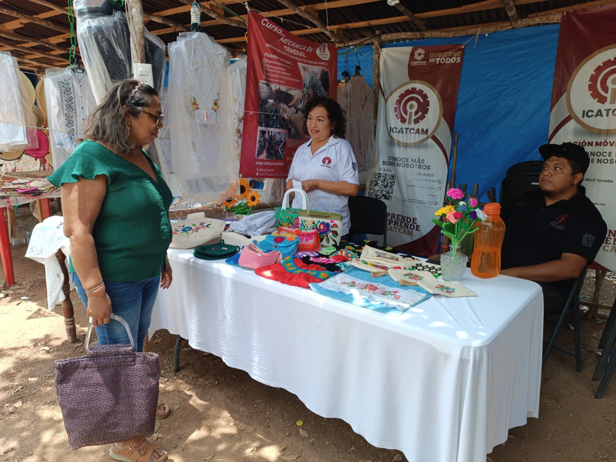 ICAT ACCIÓN MOVIL TENABO REALIZA PROMOCIÓN Y DIFUSIÓN DE CURSOS DURANTE SU PARTICIPACIÓN EN LA FERIA ARTESANAL DEL MUNICIPIO