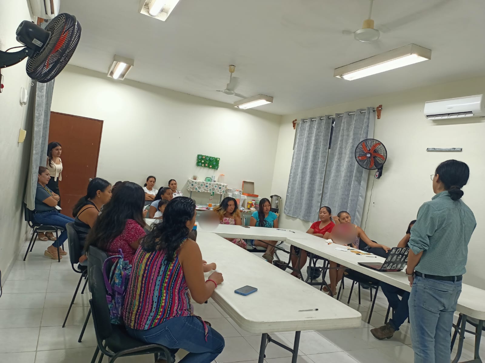IMEC IMPARTE EL TALLER “DERECHOS SEXUALES Y REPRODUCTIVOS” A JÓVENES ADOLESCENTES, MADRES Y PADRES DE FAMILIA EN LOS MUNICIPIOS DE CHAMPOTÓN Y HOPELCHÉN