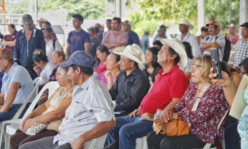 LLEVAN PROGRAMAS DEL GOBIERNO DE TODOS A LOCALIDADES DE CANDELARIA