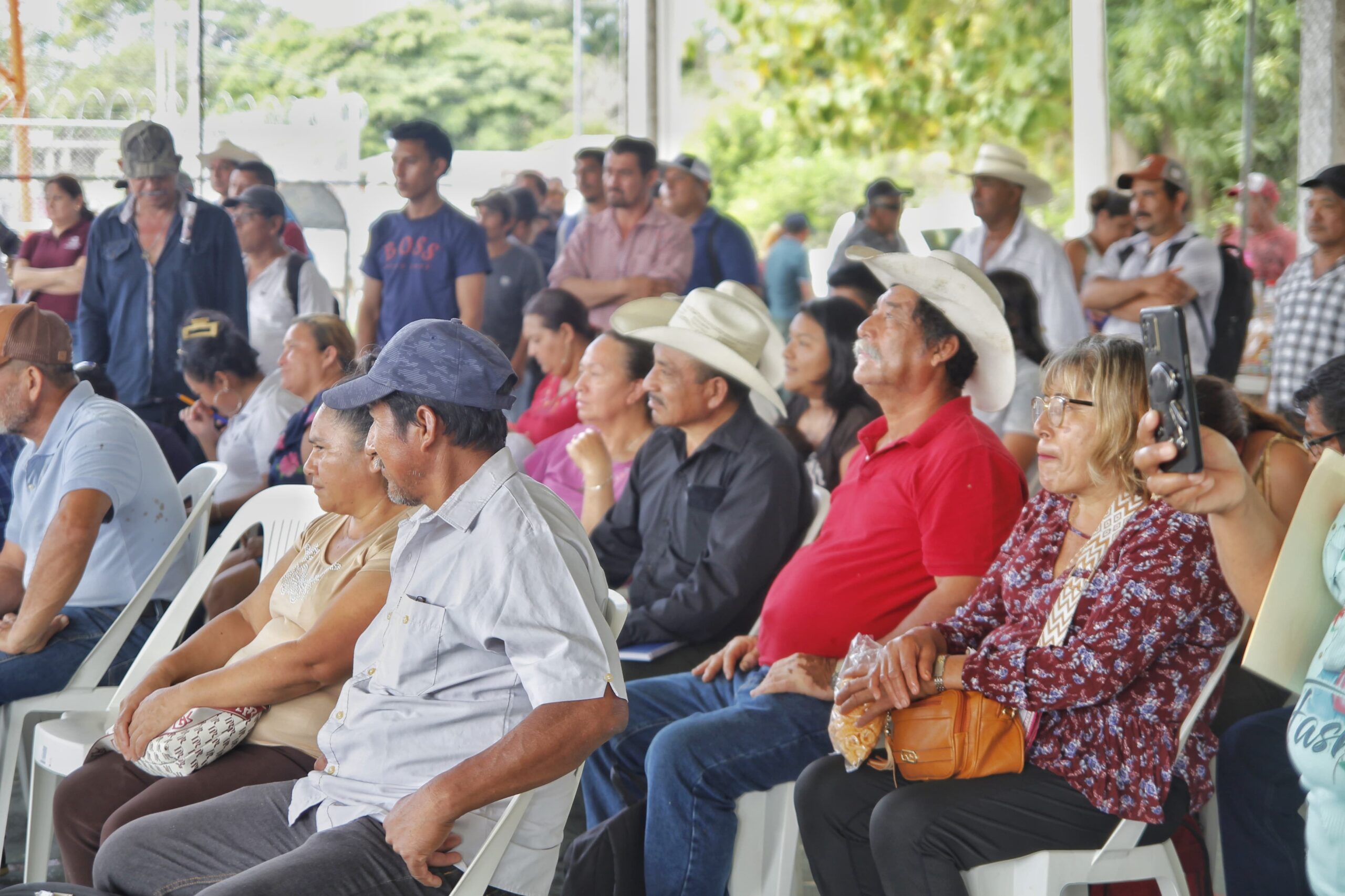 LLEVAN PROGRAMAS DEL GOBIERNO DE TODOS A LOCALIDADES DE CANDELARIA
