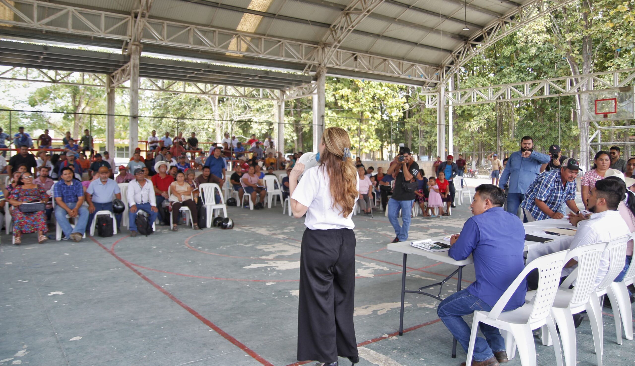 LLEVAN PROGRAMAS DEL GOBIERNO DE TODOS A LOCALIDADES DE CANDELARIA