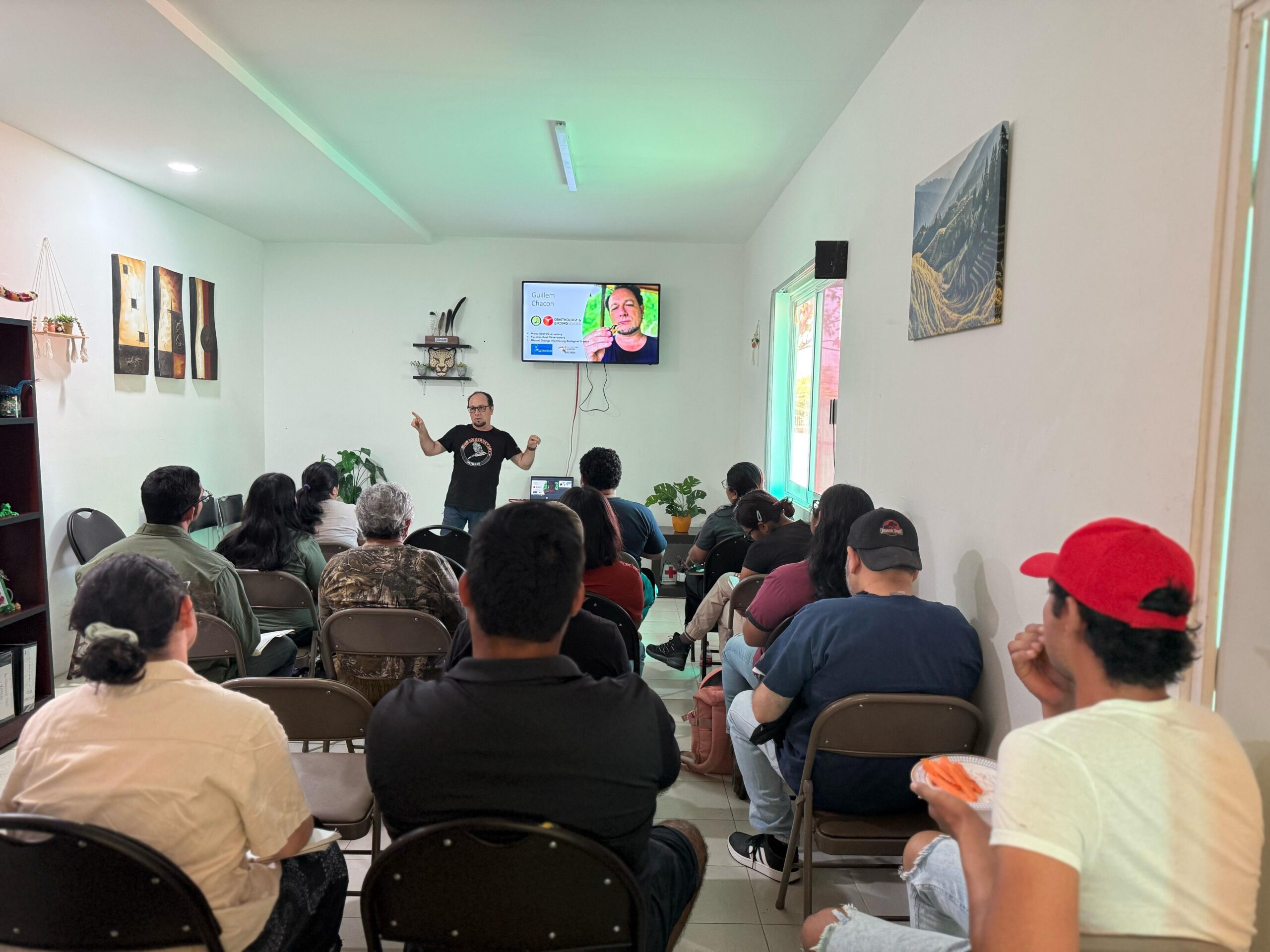 ORGANIZA PROCDSCAM CURSO DE MANEJO DE AVES