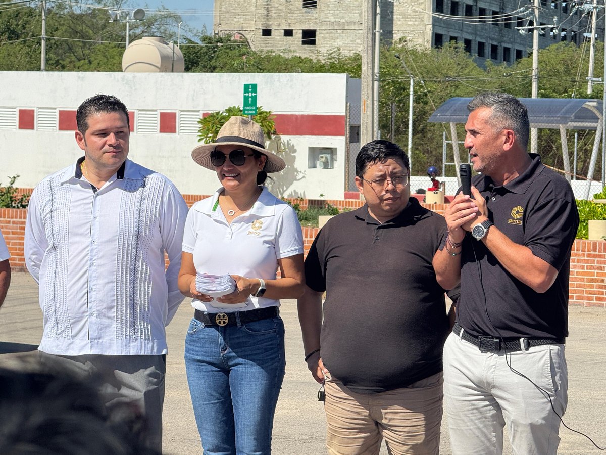 ENTREGA DE STICKERS “CAMPECHE GO” A TAXISTAS: ALIADOS EN LA PROMOCIÓN TURÍSTICA
