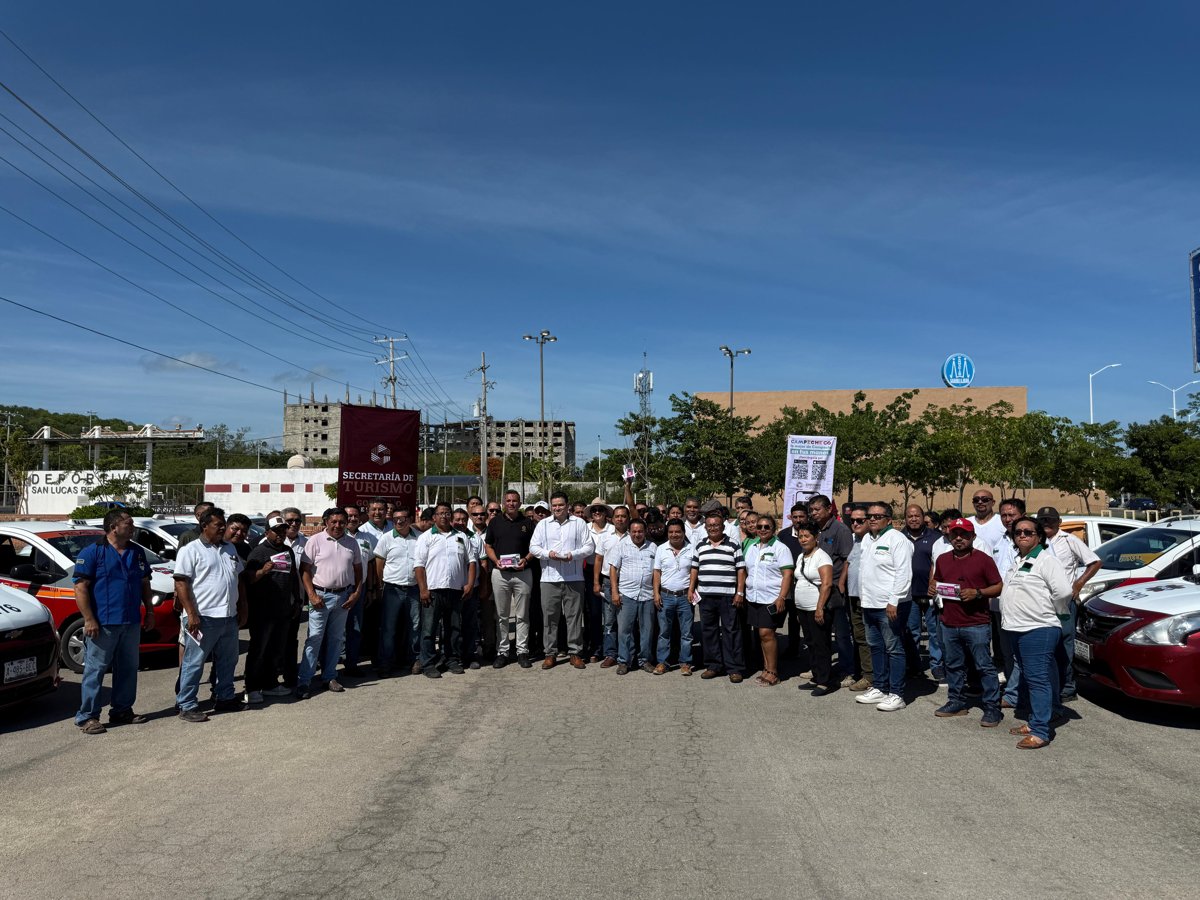 ENTREGA DE STICKERS “CAMPECHE GO” A TAXISTAS: ALIADOS EN LA PROMOCIÓN TURÍSTICA