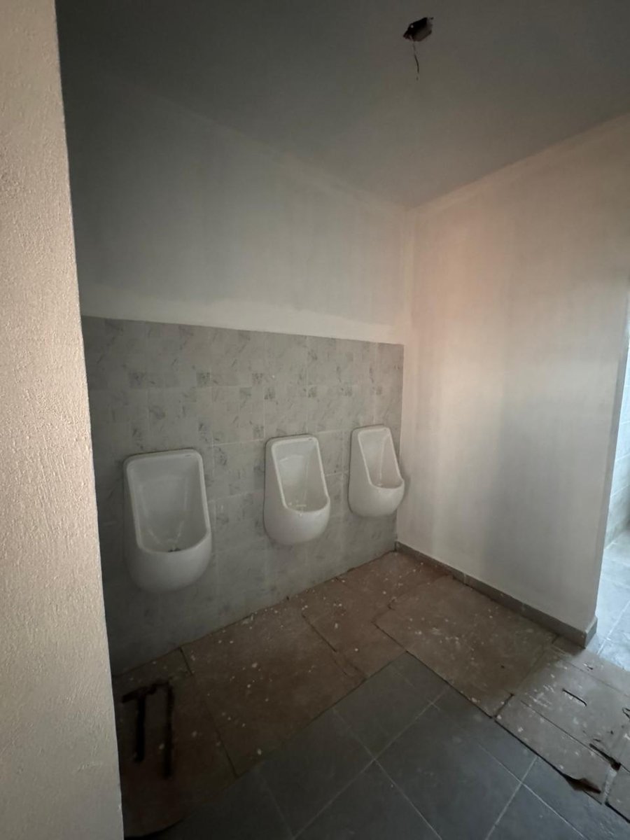 AVANCE EN EL MODULO DE SANITARIOS Y VESTIDORES EN EL CENTRO PARALIMPICO DE CAMPECHE