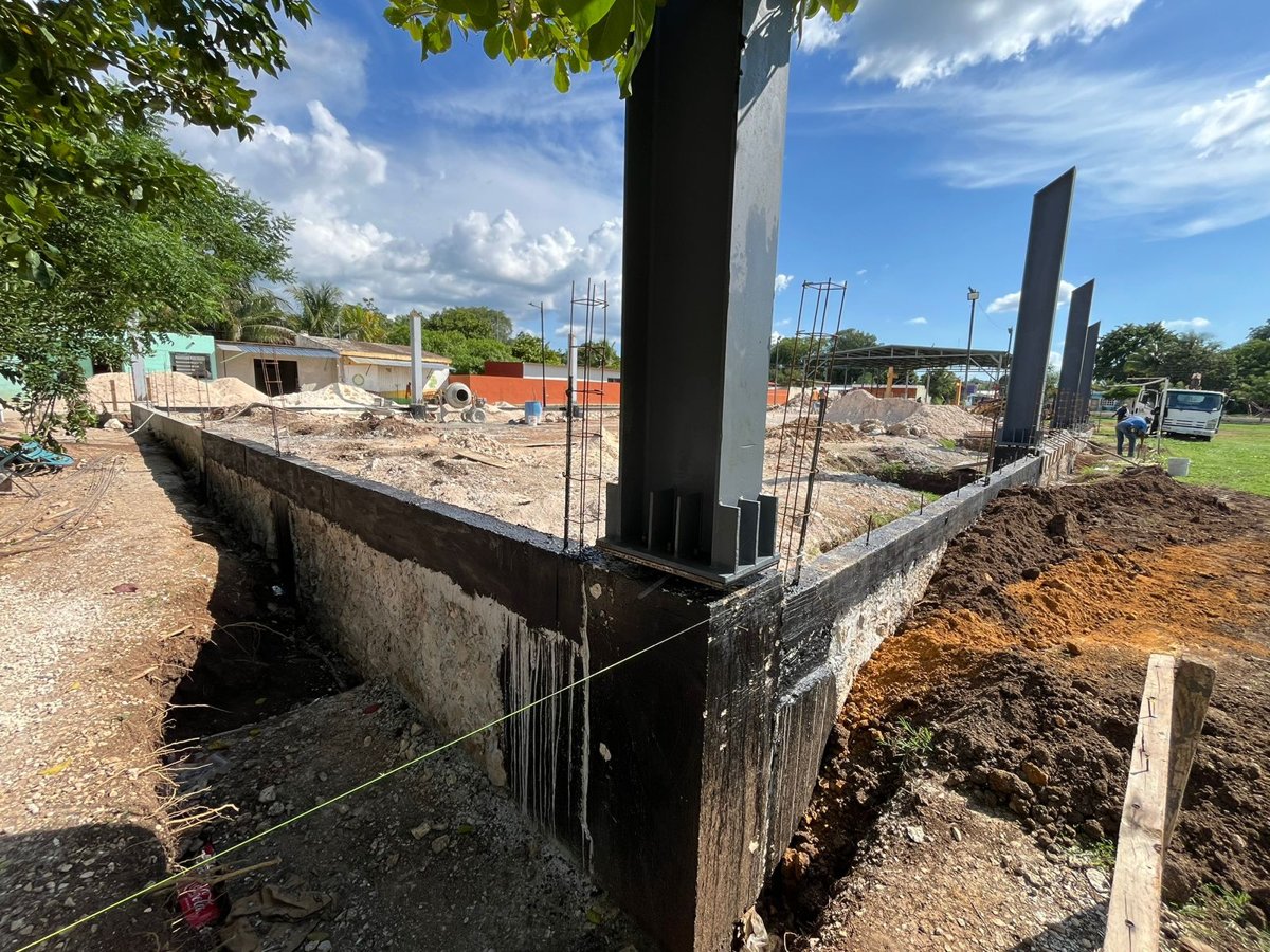 AVANZA RECONSTRUCCIÓN DE CANCHA Y ÁREA DE JUEGOS INFANTILES EN NOHAKAL, CAMPECHE