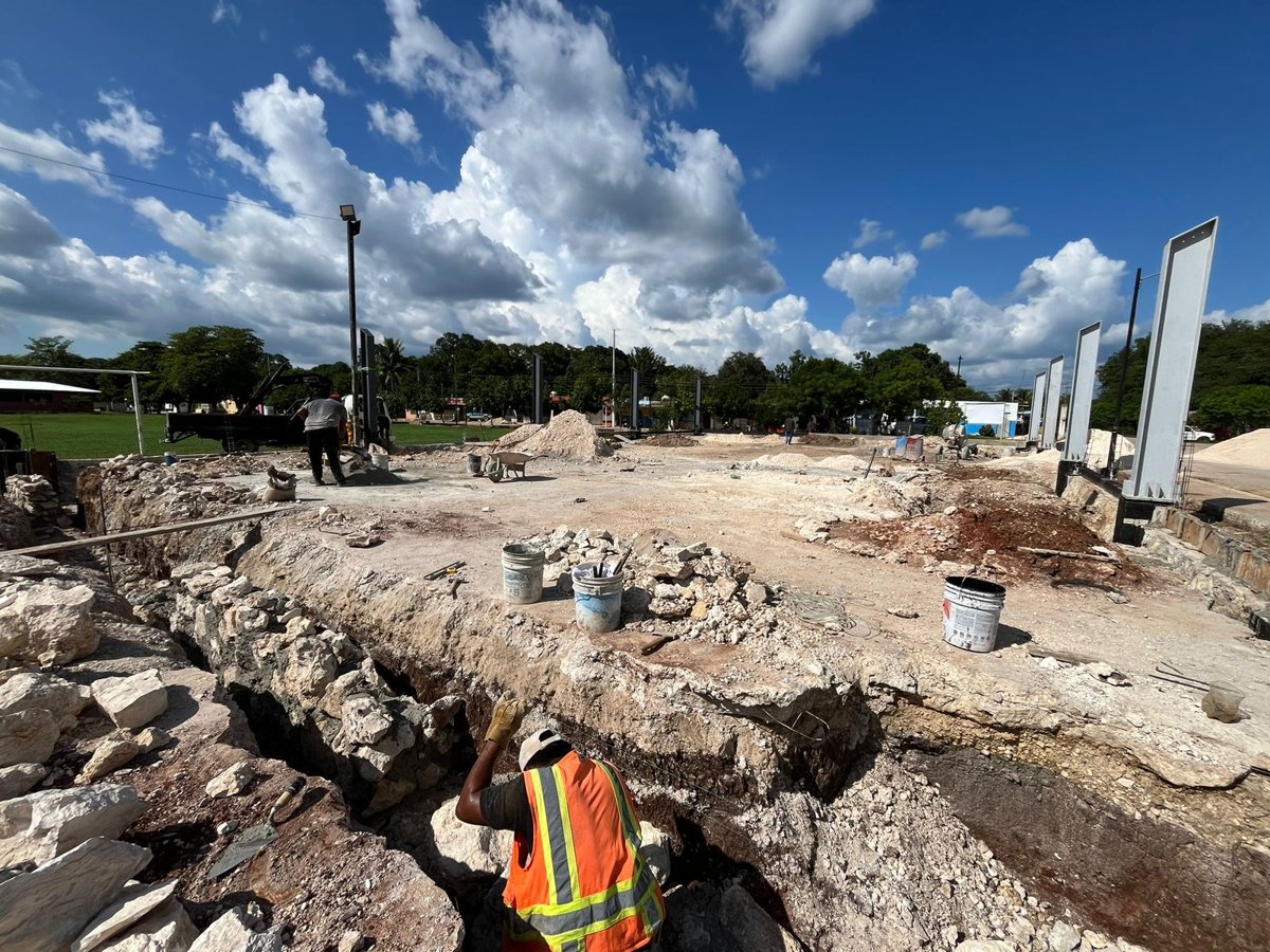 AVANZA RECONSTRUCCIÓN DE CANCHA Y ÁREA DE JUEGOS INFANTILES EN NOHAKAL, CAMPECHE