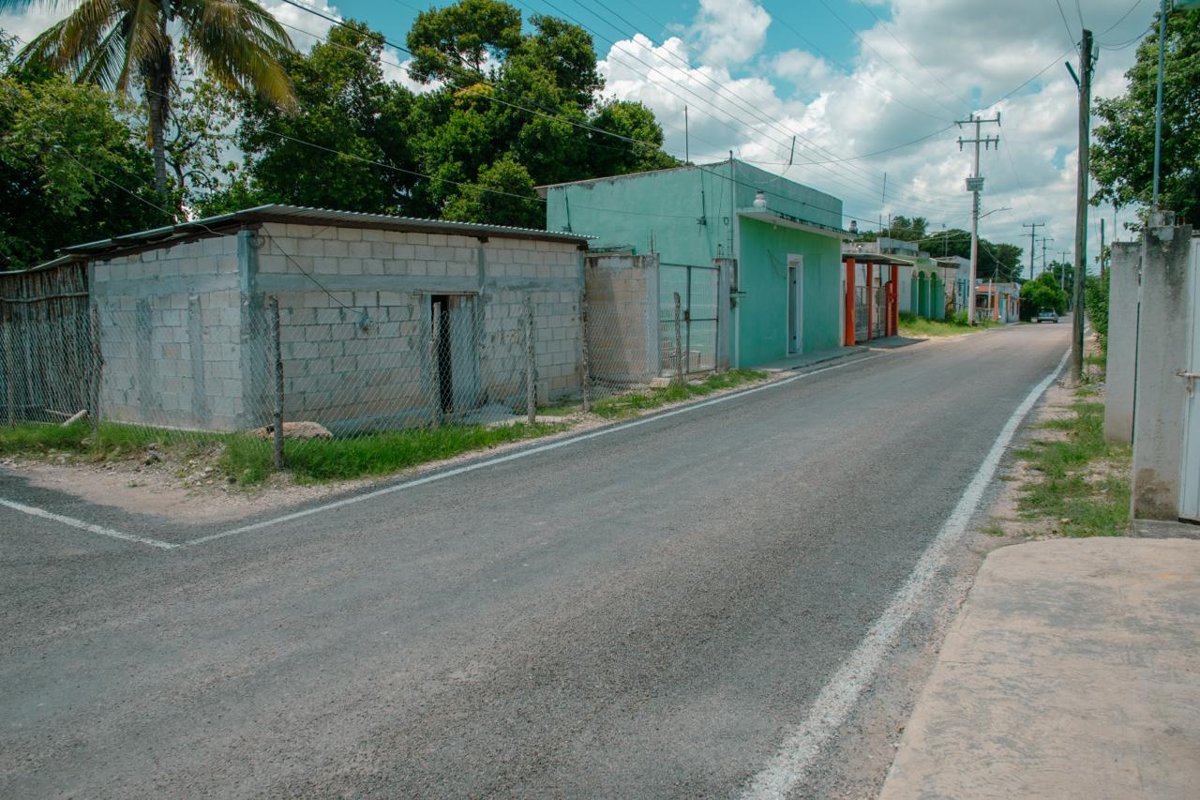 PAVIMENTACIÓN Y MANTENIMIENTO EN CALLES DE SIHOCHAC, CAMPECHE