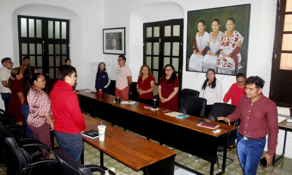 CAMPECHE IMPULSA EL USO DEL LENGUAJE INCLUYENTE EN EL SERVICIO PÚBLICO
