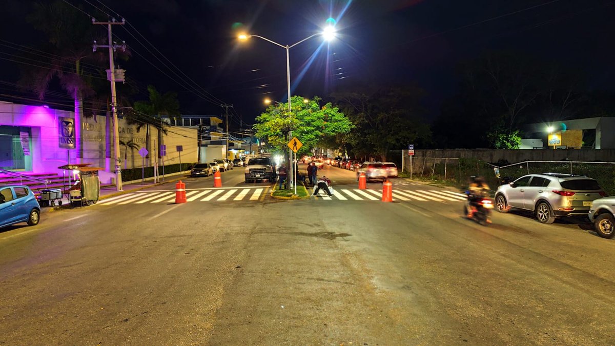 SEDUMOP REALIZA LABORES DE BALIZAMIENTO EN LA AV. LÁZARO CÁRDENAS