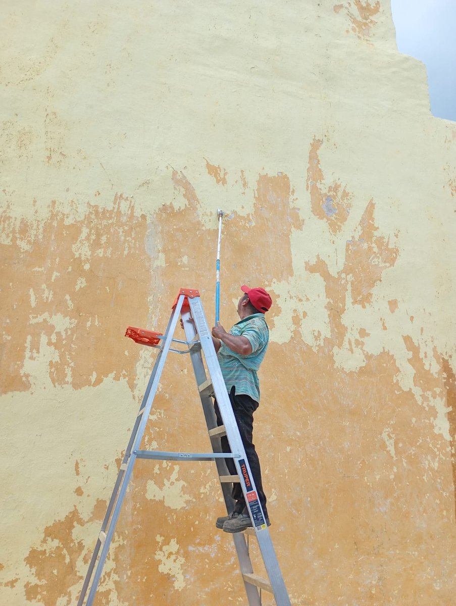 SEDUMOP PARTICIPA EN LABORES DE MANTENIMIENTO Y LIMPIEZA EN POMUCH PREVIO AL DÍA DE MUERTOS