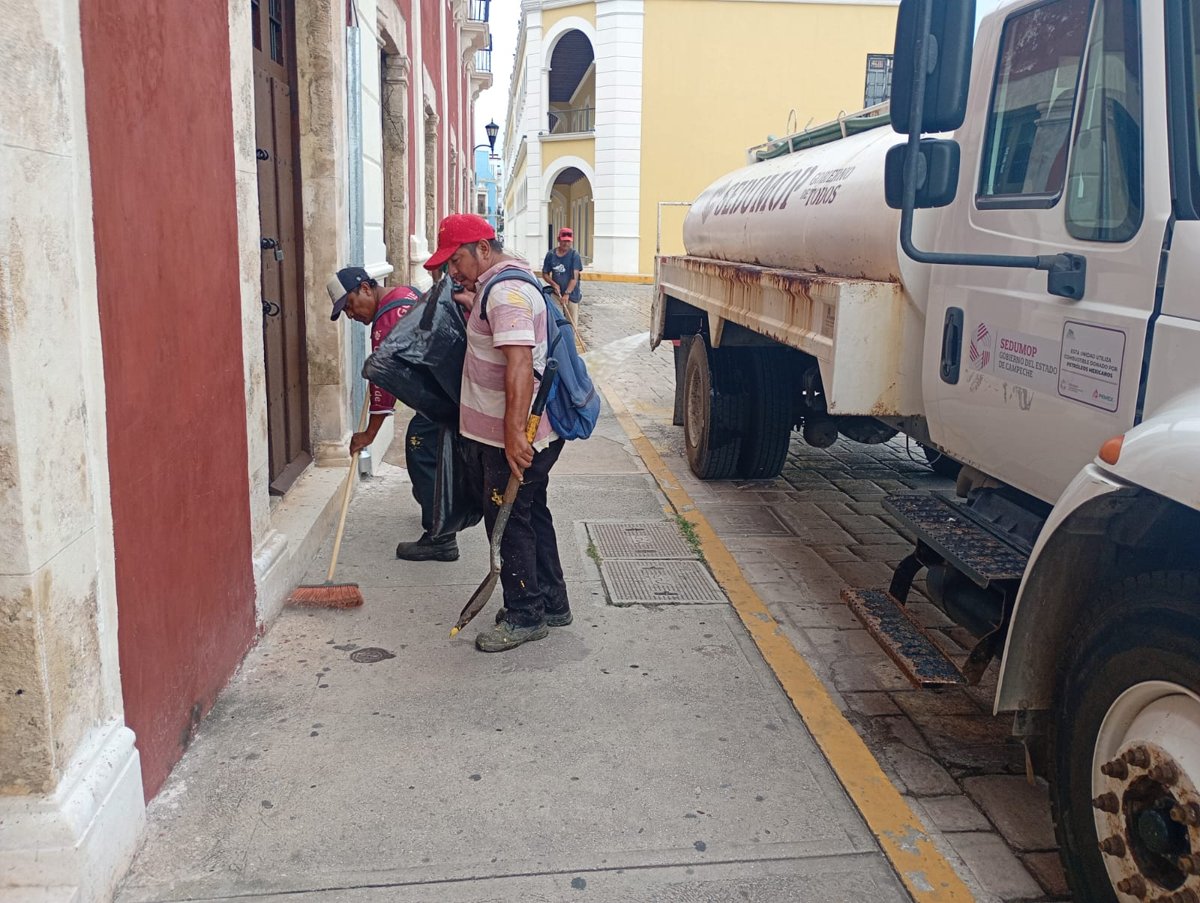 LIMPIEZA EN EL CENTRO HISTÓRICO