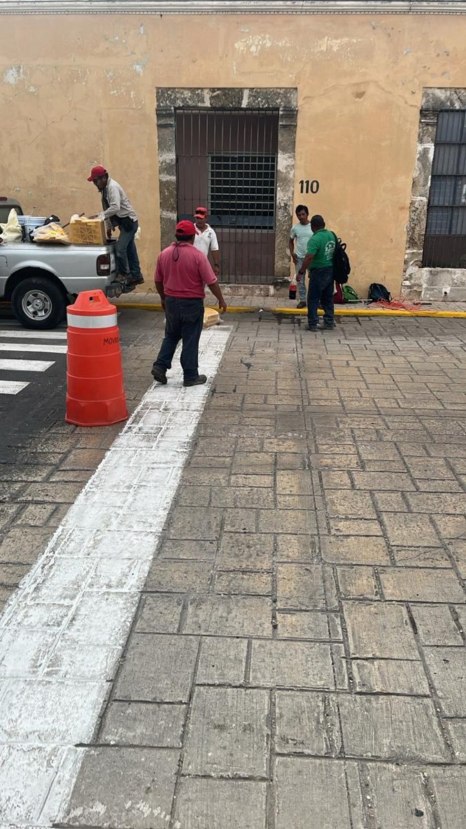 PEATONES Y TOPE EN SANTA ANA
