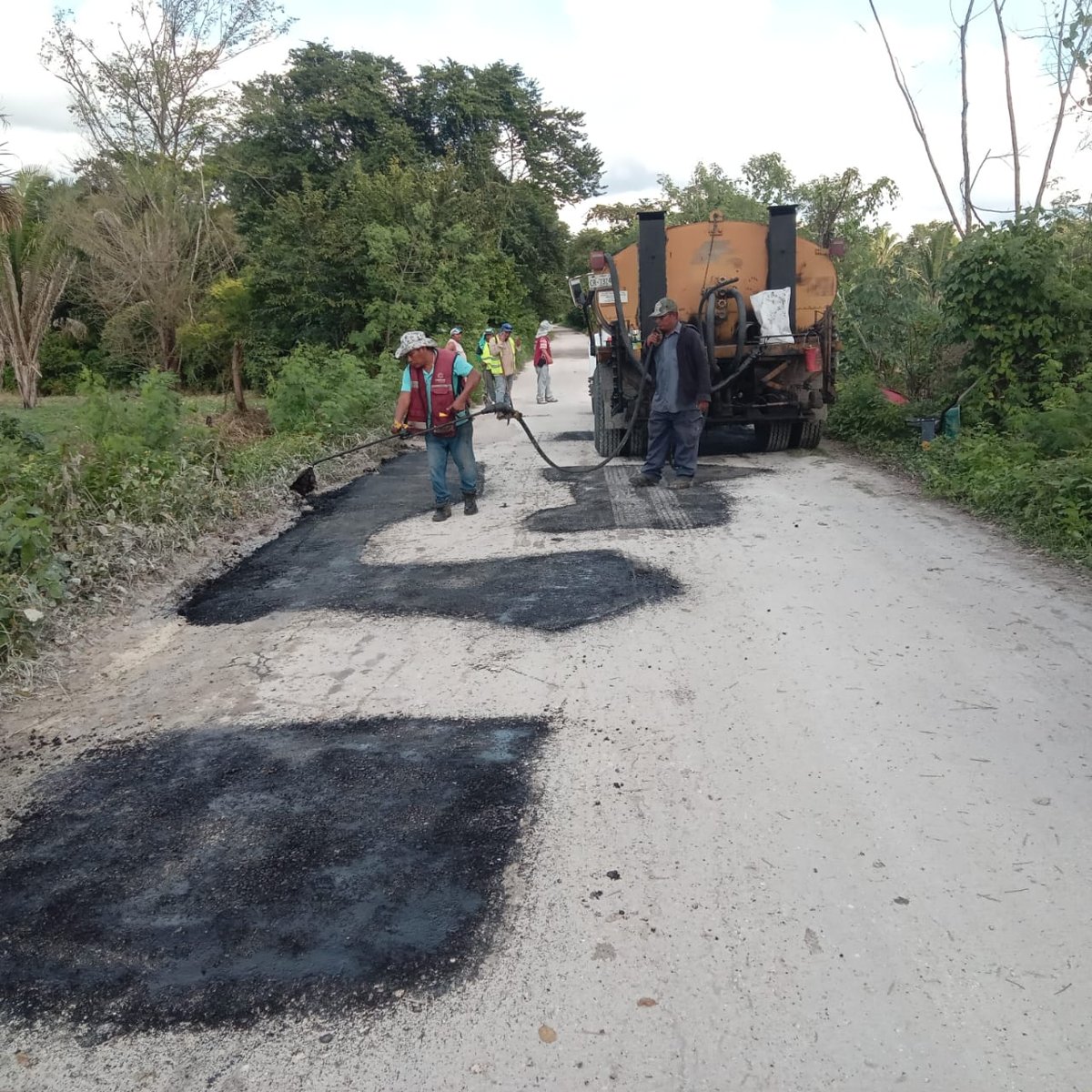 BACHEO Y MEJORAMIENTO EN EL TRAMO CARRETERO XKAN – JUSTO SIERRA MÉNDEZ, CALAKMUL