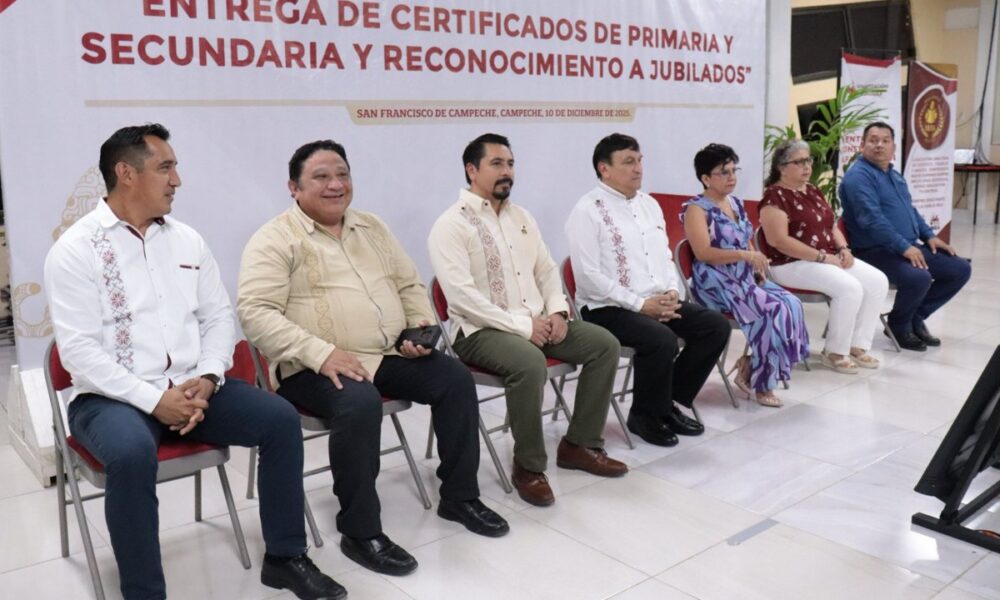 ENTREGA IEEA CONSTANCIAS DE ALFABETIZACIÓN, CERTIFICADOS DE PRIMARIA, SECUNDARIA Y RECONOCIMIENTOS DE JUBILACIÓN