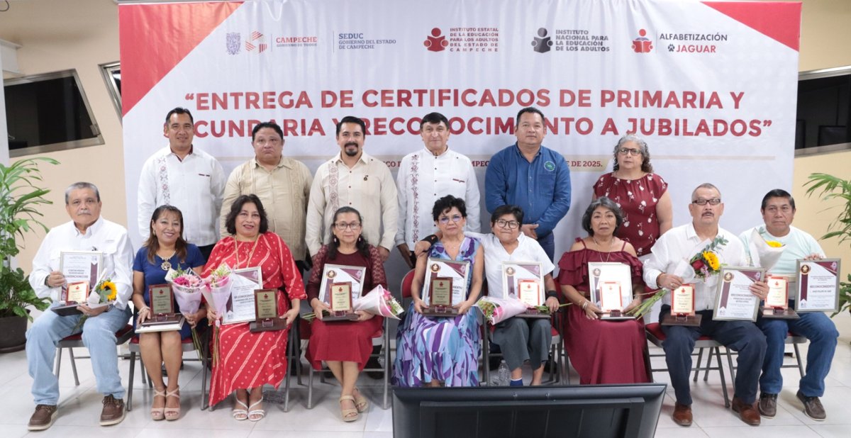 ENTREGA IEEA CONSTANCIAS DE ALFABETIZACIÓN, CERTIFICADOS DE PRIMARIA, SECUNDARIA Y RECONOCIMIENTOS DE JUBILACIÓN