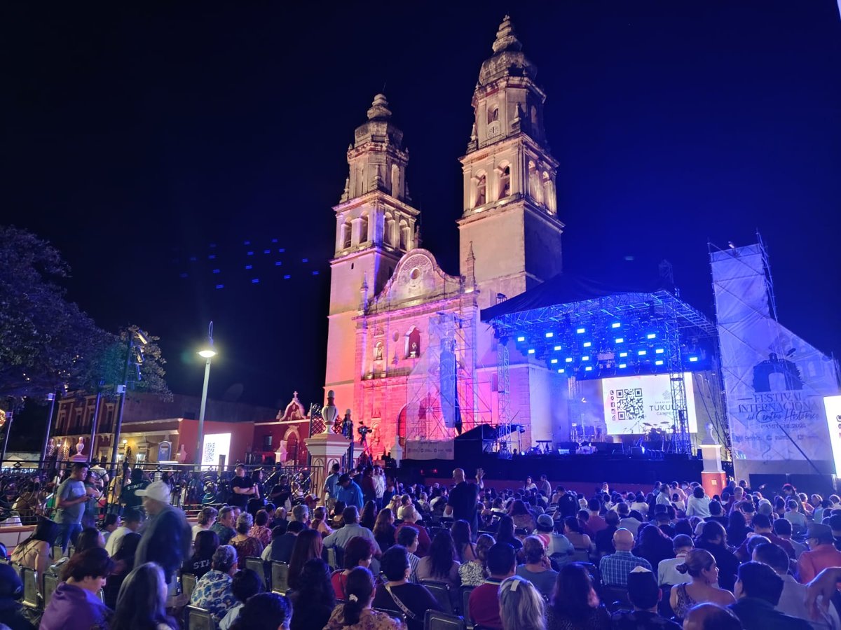 LILA DOWNS TRANSFORMA EL CENTRO HISTÓRICO DE CAMPECHE EN UNA FIESTA DE AMOR Y TRADICIÓN
