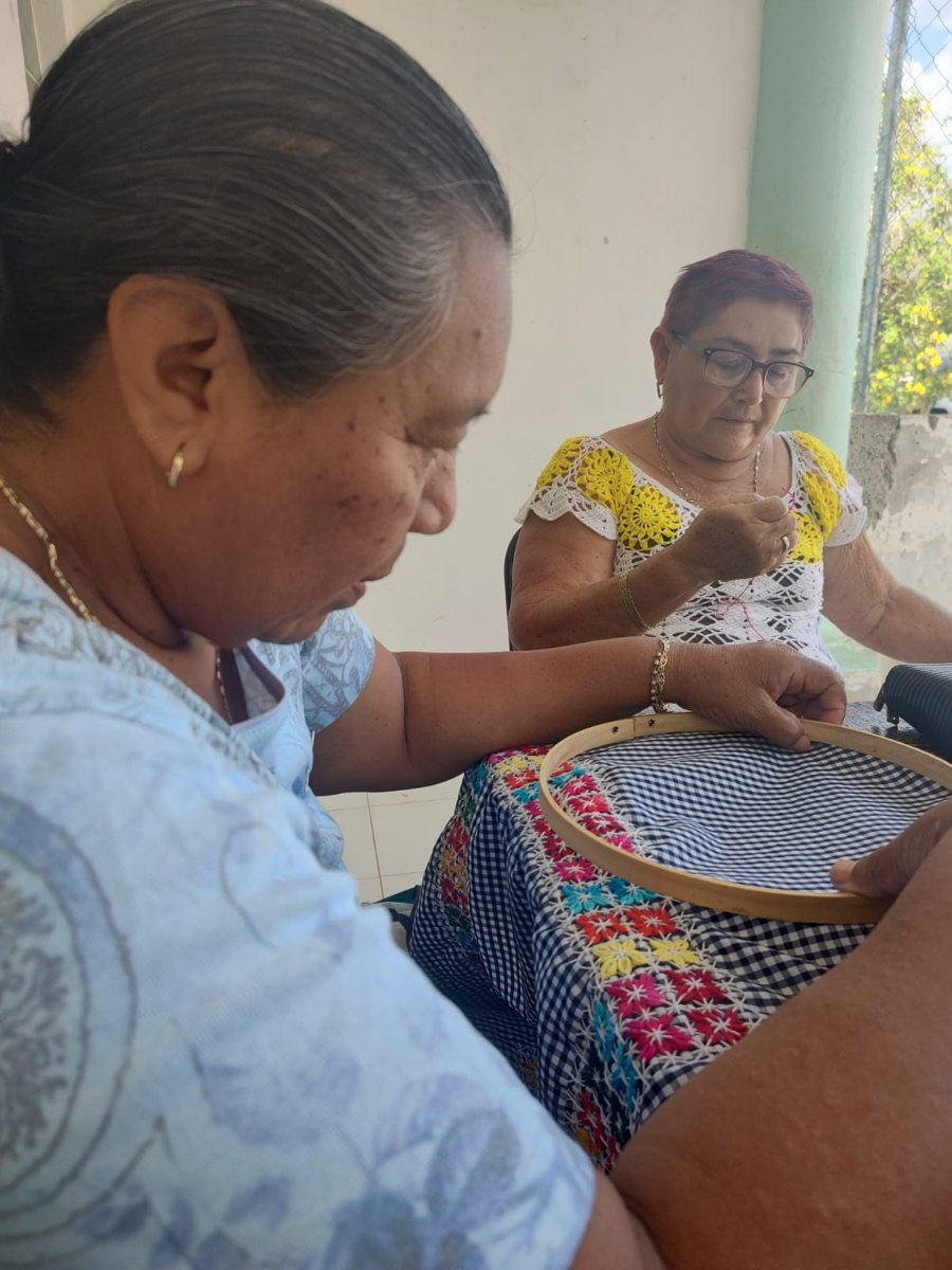 EN EL ICAT ACCIÓN MÓVIL TENABO SE IMPARTEN CURSOS DEL CAMPO FORMATIVO EN ARTESANÍAS