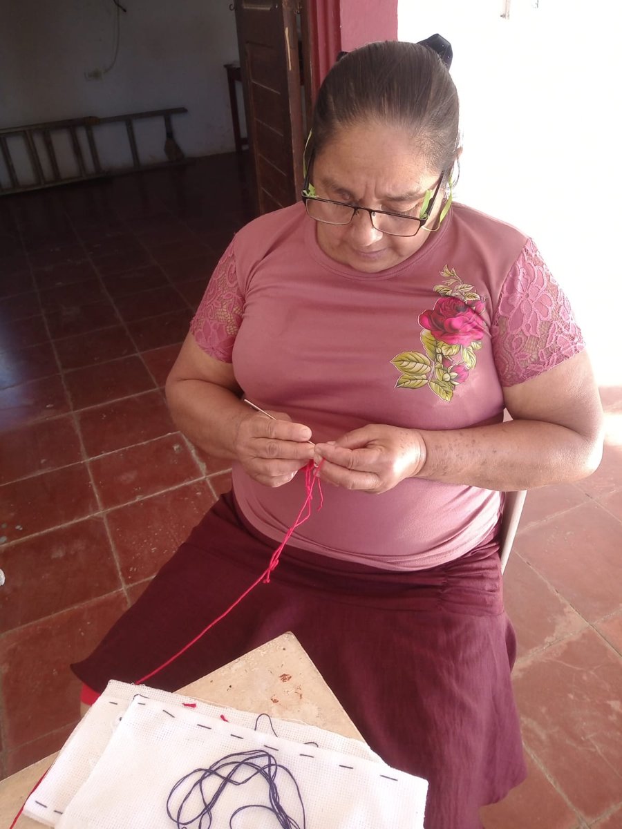EN EL ICAT ACCIÓN MÓVIL TENABO SE IMPARTEN CURSOS DEL CAMPO FORMATIVO EN ARTESANÍAS