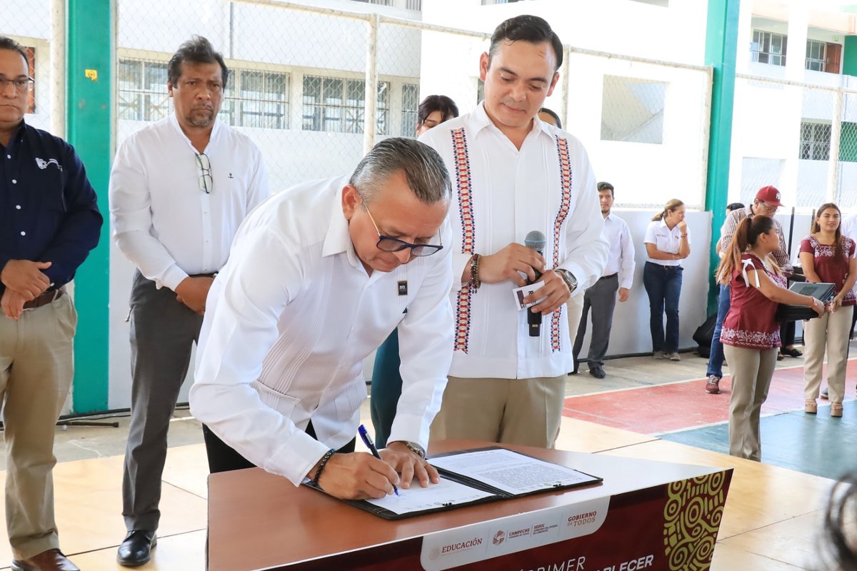 CECYTEC FIRMAN HISTÓRICO ACUERDO DE LIBRE TRÁNSITO ESTUDIANTIL EN CAMPECHE