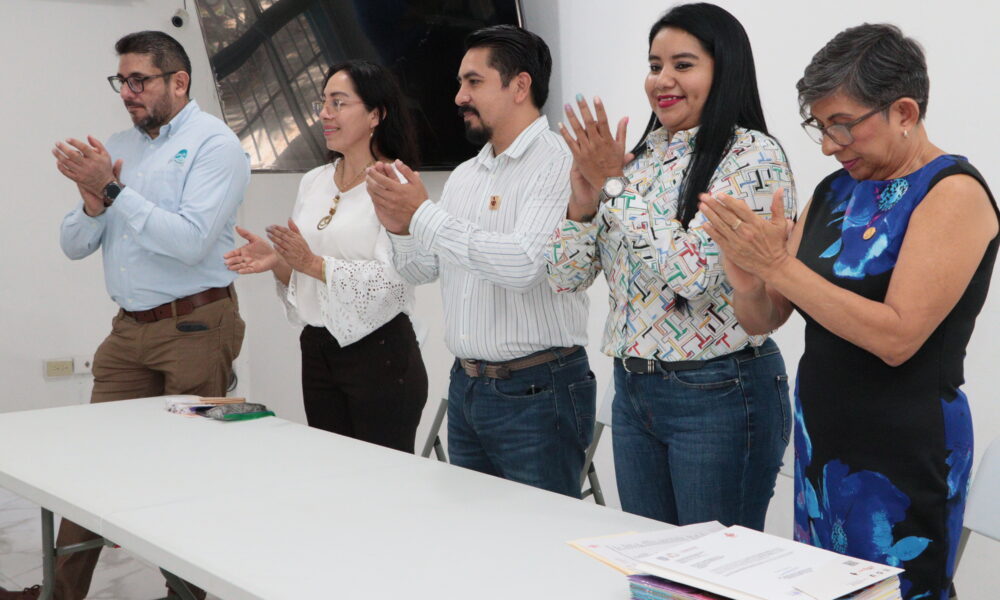 ENTREGA IEEA CONSTANCIAS DE SERVICIO SOCIAL A ALUMNOS DEL CETMAR DE CARMEN