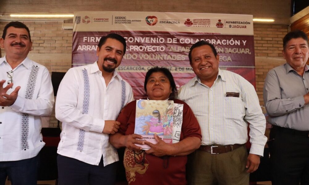 IEEA FIRMA CONVENIO CON MUNICIPIO DE ESCÁRCEGA POR LA EDUCACIÓN