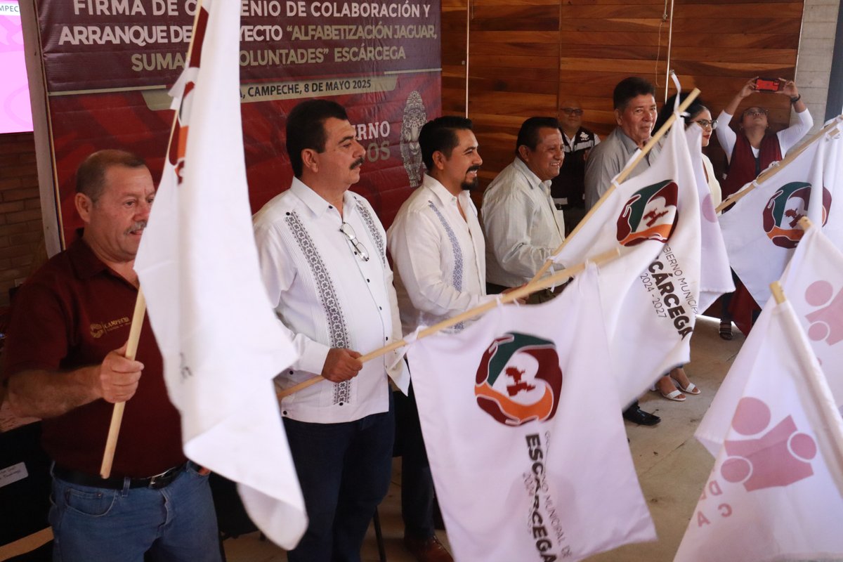 IEEA FIRMA CONVENIO CON MUNICIPIO DE ESCÁRCEGA POR LA EDUCACIÓN