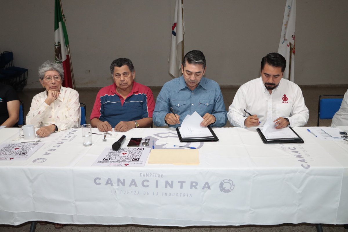 FIRMA DE CONVENIO DE COORDINACIÓN ENTRE EL INSTITUTO ESTATAL DE LA EDUCACIÓN PARA LOS ADULTOS DEL ESTADO DE CAMPECHE Y LA CÁMARA NACIONAL DE LA INDUSTRIA DE TRANSFORMACIÓN