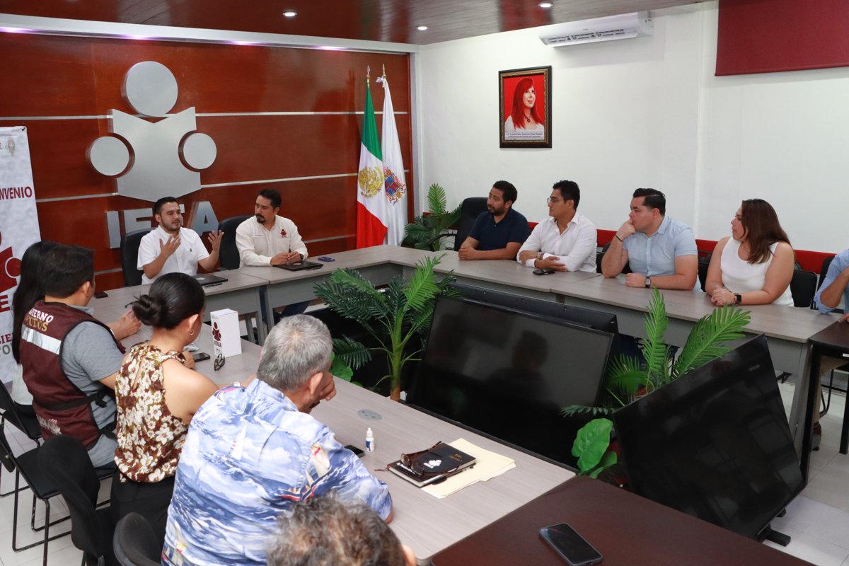 IEEA FIRMA CONVENIO CON INJUCAM A FAVOR DE LA EDUCACIÓN DE JÓVENES Y ADULTOS